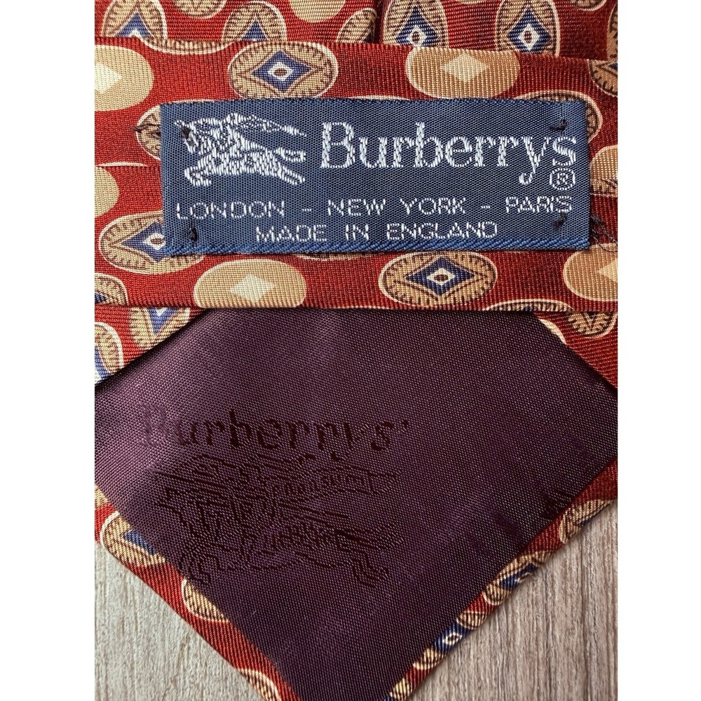 Burberrys Silk Tie Mens OS Burgundy Geometric Medallion Made in England